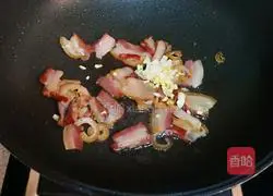  Illustration of how to stir-fry bacon and pepper 4