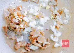 Illustration of how to make lard residue and tiger skin pepper 5