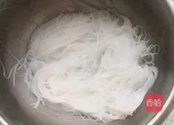 Illustration of how to make garlic vermicelli scallops 5