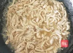 Illustration of how to make shredded pork with Jia Chang Jing sauce 4