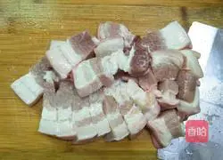 Illustration of how to make braised pork 1