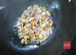 Illustration of how to make fried Xinghua rice noodles 8