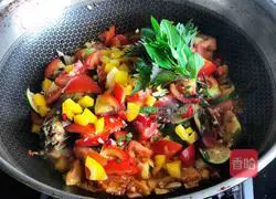 Tomato braised tiger prawns Illustration of practice 12