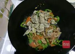 Illustration of how to make fried pork slices with mushrooms 8