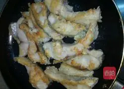 Illustration of half-fried fish with black bean sauce 5