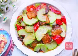 Illustration of how to make fried bacon with chayote 11