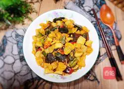 Illustration of how to make fried green tomatoes with preserved eggs 17