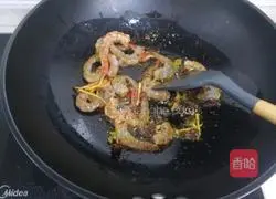 Illustration of how to cook fresh shrimps and chestnuts 11