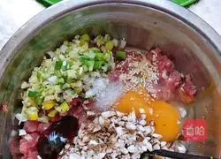 Illustration of how to make fried rolls 3