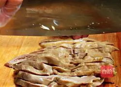 Illustration of how to make refreshing fried belly with spicy pepper 3