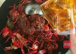 Illustration of how to make spicy crayfish 6