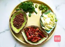 Illustration of how to make stir-fried spicy chicken 9