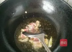 Illustration of how to make pork stewed vermicelli 6