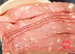 Illustration of how to make bacon-wrapped enoki mushrooms 2