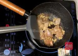 Illustration of how to make fried chicken legs with pepper 2