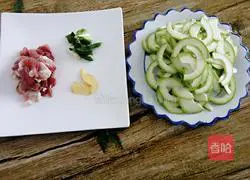 Illustration of how to make fried zucchini and meat slices 3