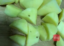 Illustration of how to stew beef brisket with tomatoes and potatoes 5