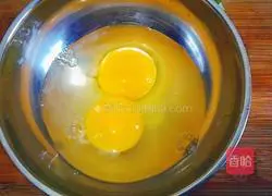 Illustration of how to make egg and carrot shreds 5