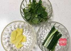 Illustration of how to make shredded chicken 4