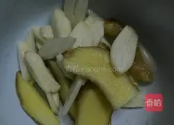 Illustration of how to make fried pork slices with king oyster mushroom 2