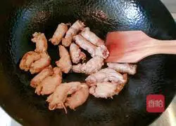 Illustration of how to make braised chicken neck that is both a snack and a meal 6