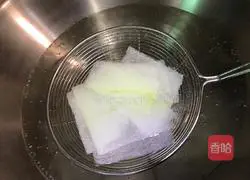 Illustration of how to make crystal winter melon rolls 7