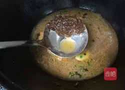 Illustration of braised crucian carp in sauce 6