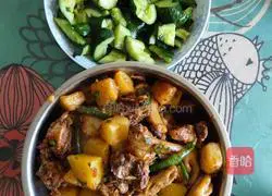 Illustration of how to make potato roasted chicken 5