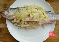 Illustration of how to make steamed seabass with pickled cabbage 7