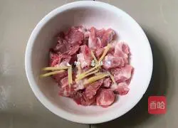 Illustration of how to steam pork ribs with black bean sauce 2