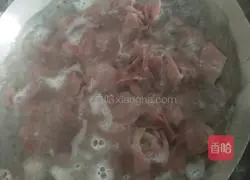 Illustration of how to stir-fry ham and thorn sprouts 5