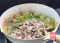 Illustration of how to make fried meat with green tomatoes 12