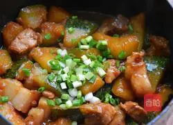 Illustration of how to make pumpkin roast pork (soybean sauce version) 6