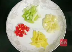 Illustration of braised chicken wing tips 6