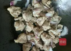 Illustration of how to make duck legs stewed with potatoes and carrots 6