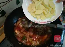 Illustration of how to cook chicken and pork ribs stewed with potatoes and carrots 19