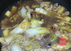 Illustration of how to make pork, cabbage and potato vermicelli stewed 5