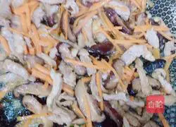 Illustration of how to make fried vermicelli with lean meat 5