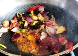 Illustration of 8-hour tomato braised beef brisket 7