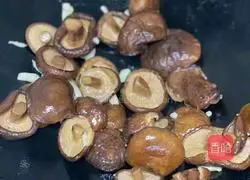 Illustration of how to cook cod fish paste and braised mushrooms 2