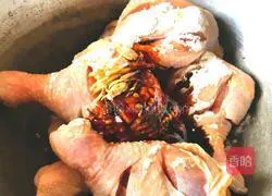 Illustration of how to cook salt-baked chicken legs in rice cooker 4