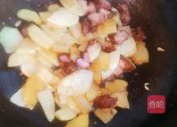 Illustration of how to make fried meat and potatoes 7