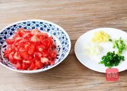 Illustration of how to make tomato dragon fish 4