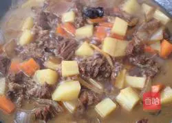 Illustration of how to make lamb stewed with potatoes 9