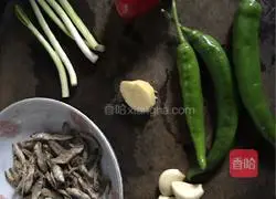 Hunan cuisine: spicy Illustration of fire-roasted fish 1