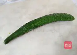Illustration of how to make cucumber and scrambled eggs 1