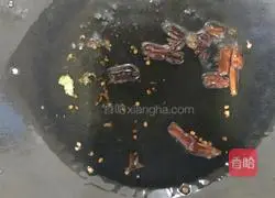 Illustration of how to stir-fry melon seeds 5