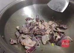 Illustration of how to make fried duck gizzards with pineapple 3