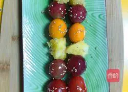 Illustration of how to make skewers of chicken, fruits and vegetables 14