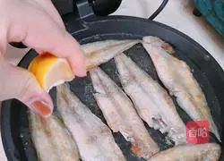 Illustration of how to make Pan-fried Longli Fish 5